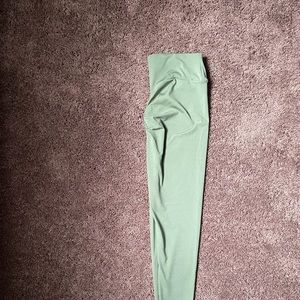 Army green spandex booty lifting leggings